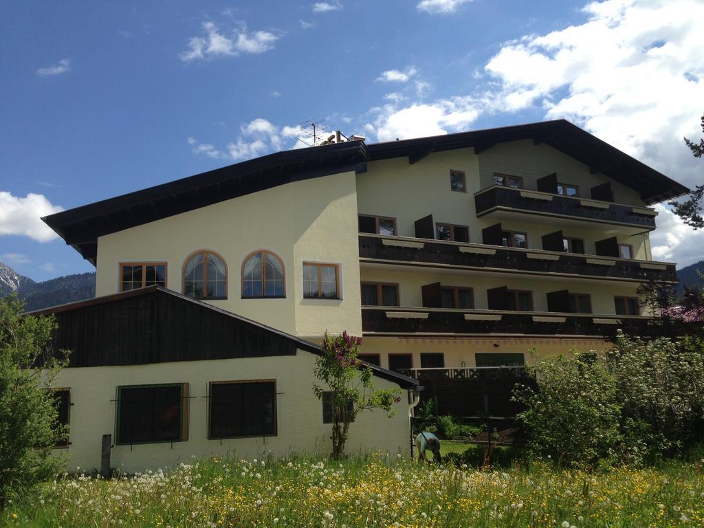 Alpenhotel Ernberg Reutte Exterior photo